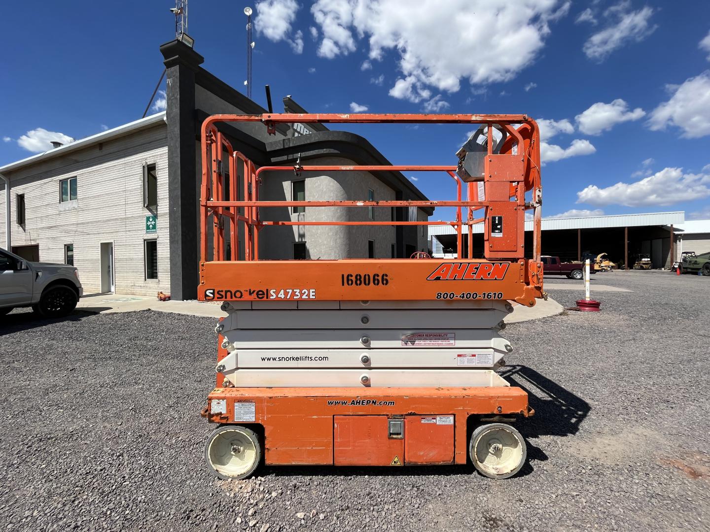 ./imagenes/INVOICE/2019/16862/ASCENSOR TIPO TIJERA SNORKEL S4732E (26).JPG